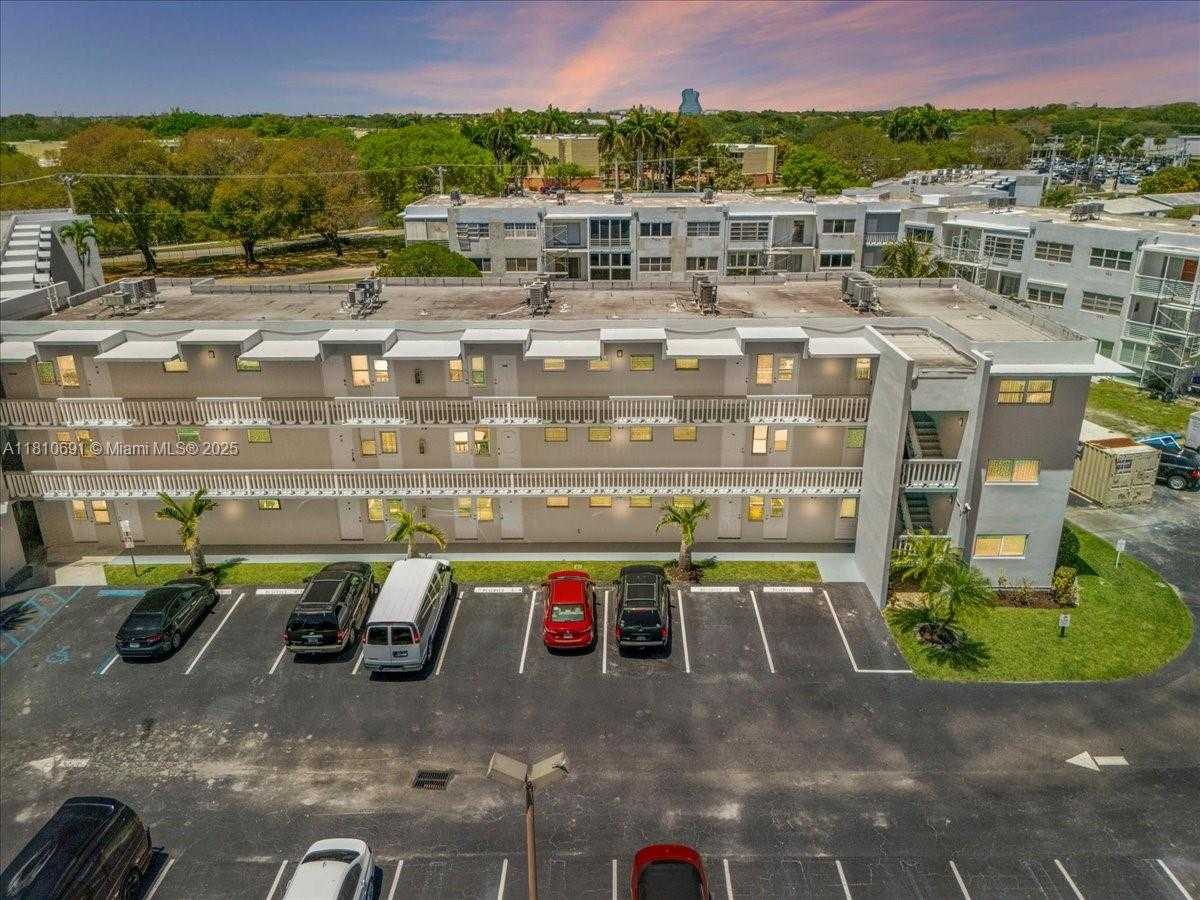 Small Image of 2200 PARK LN #109, Hollywood Number 46