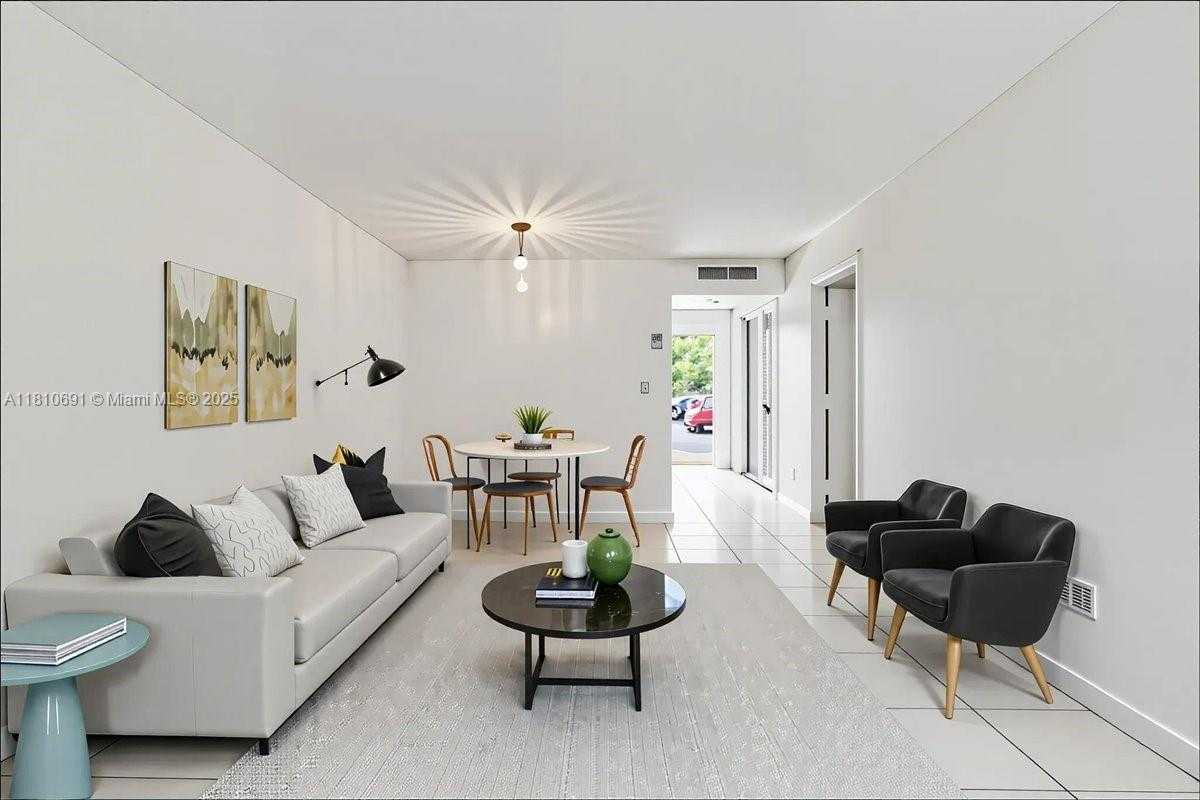Small Image of 2200 PARK LN #109, Hollywood Number 6