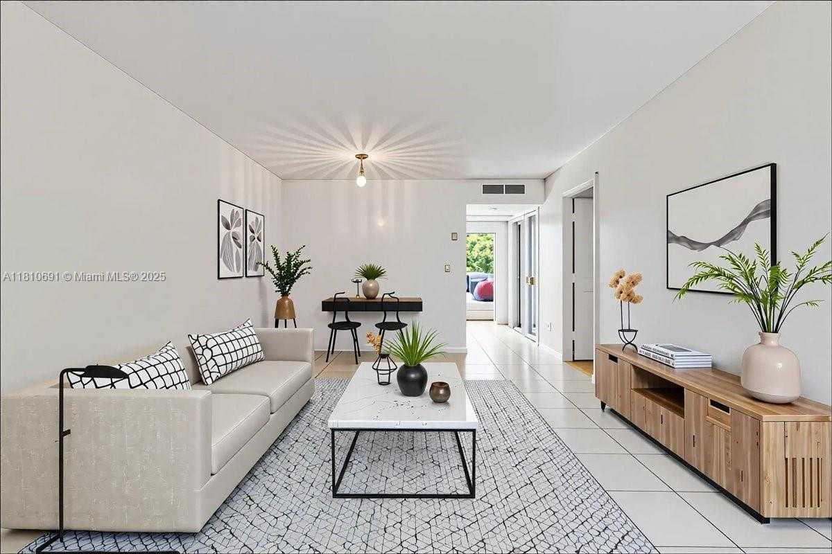 Small Image of 2200 PARK LN #109, Hollywood Number 7