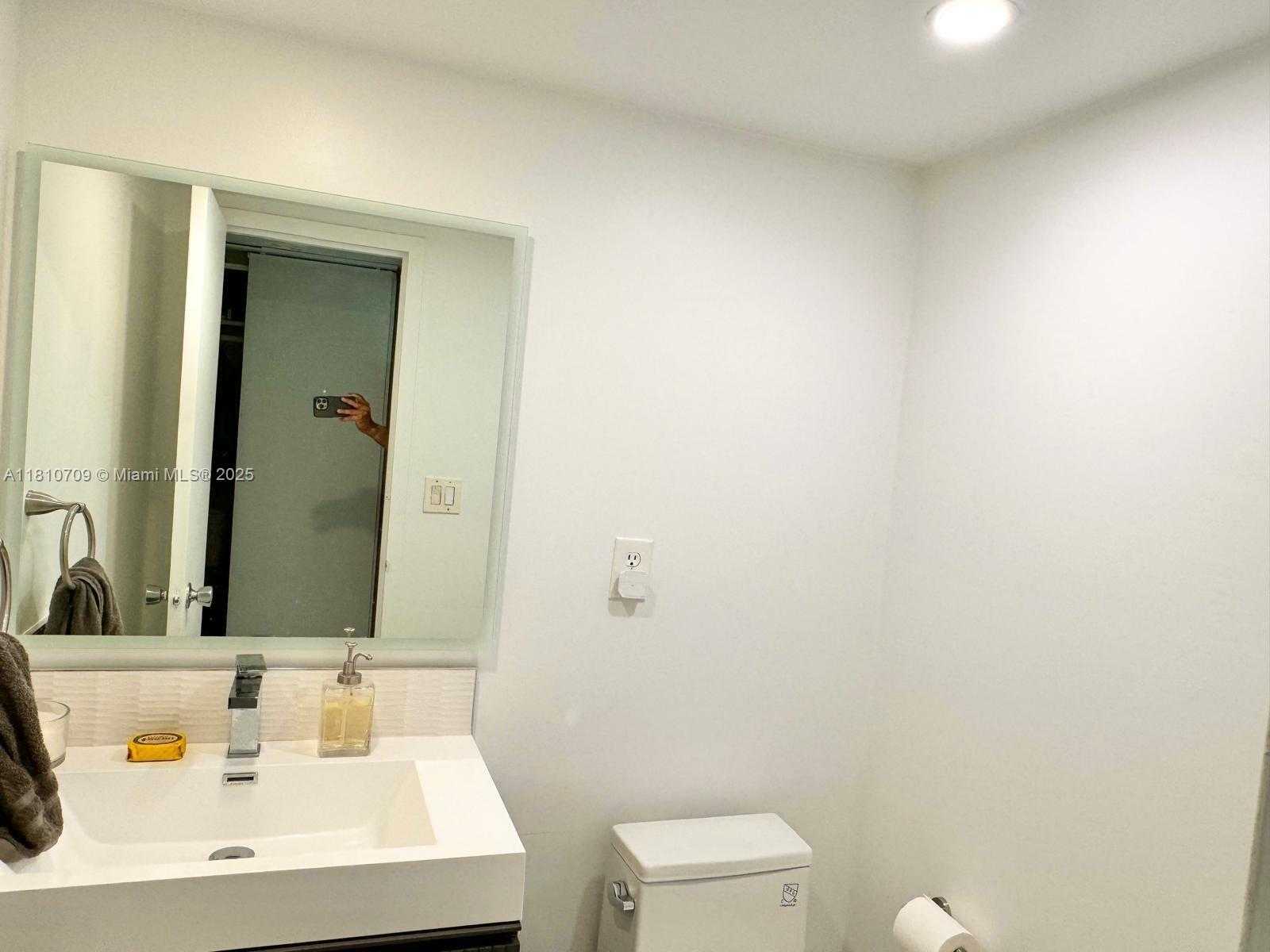 Small Image of 3375 NORTH COUNTRY CLUB DR #701, Aventura Number 18
