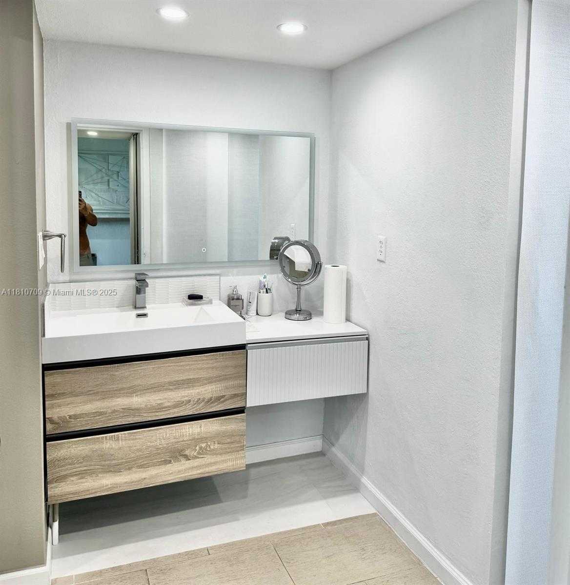 Small Image of 3375 NORTH COUNTRY CLUB DR #701, Aventura Number 20