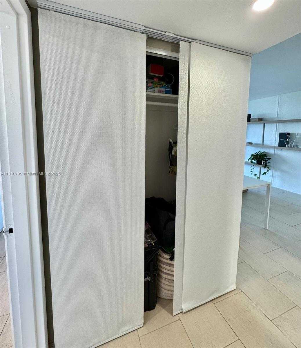 Small Image of 3375 NORTH COUNTRY CLUB DR #701, Aventura Number 25