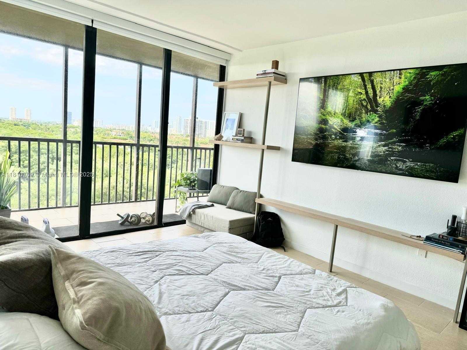 Small Image of 3375 NORTH COUNTRY CLUB DR #701, Aventura Number 31