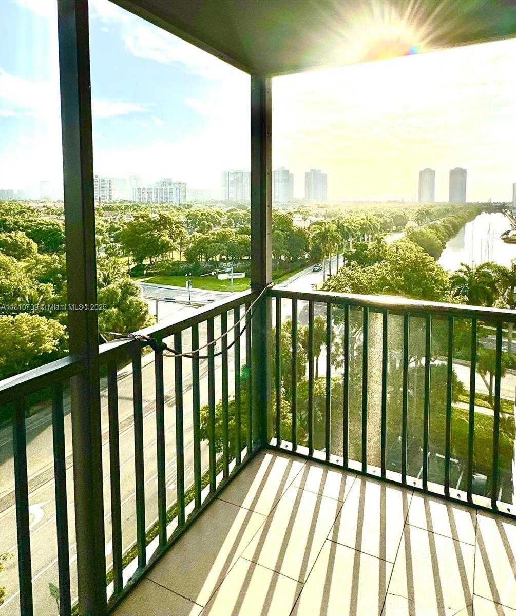 Small Image of 3375 NORTH COUNTRY CLUB DR #701, Aventura Number 34