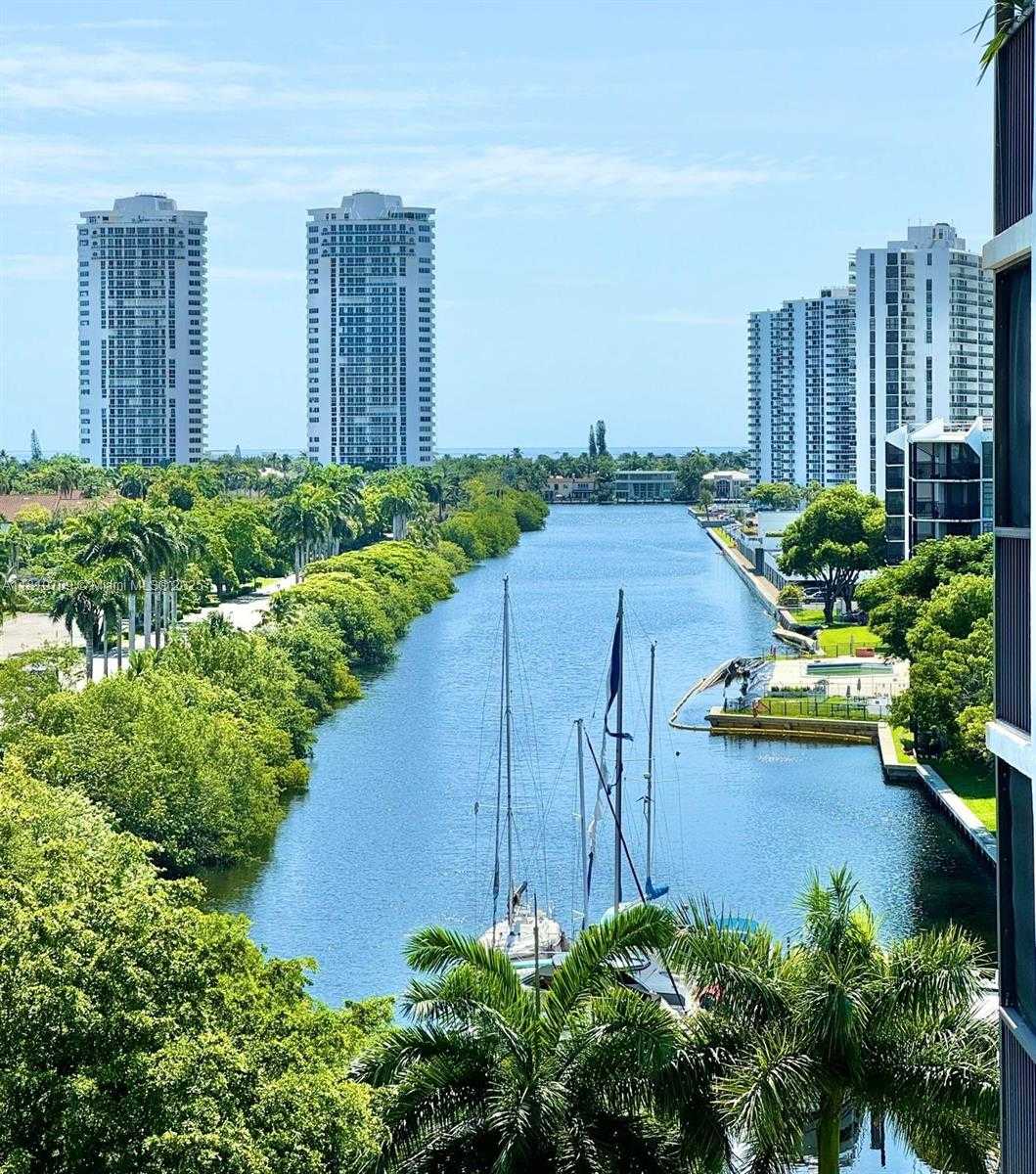 Small Image of 3375 NORTH COUNTRY CLUB DR #701, Aventura Number 39