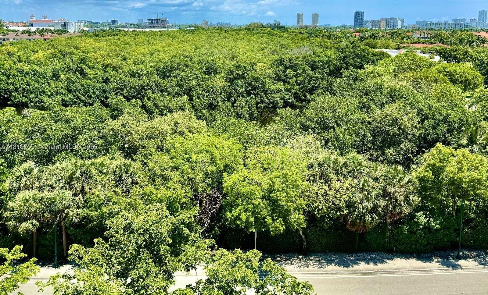 Small Image of 3375 NORTH COUNTRY CLUB DR #701, Aventura Number 40