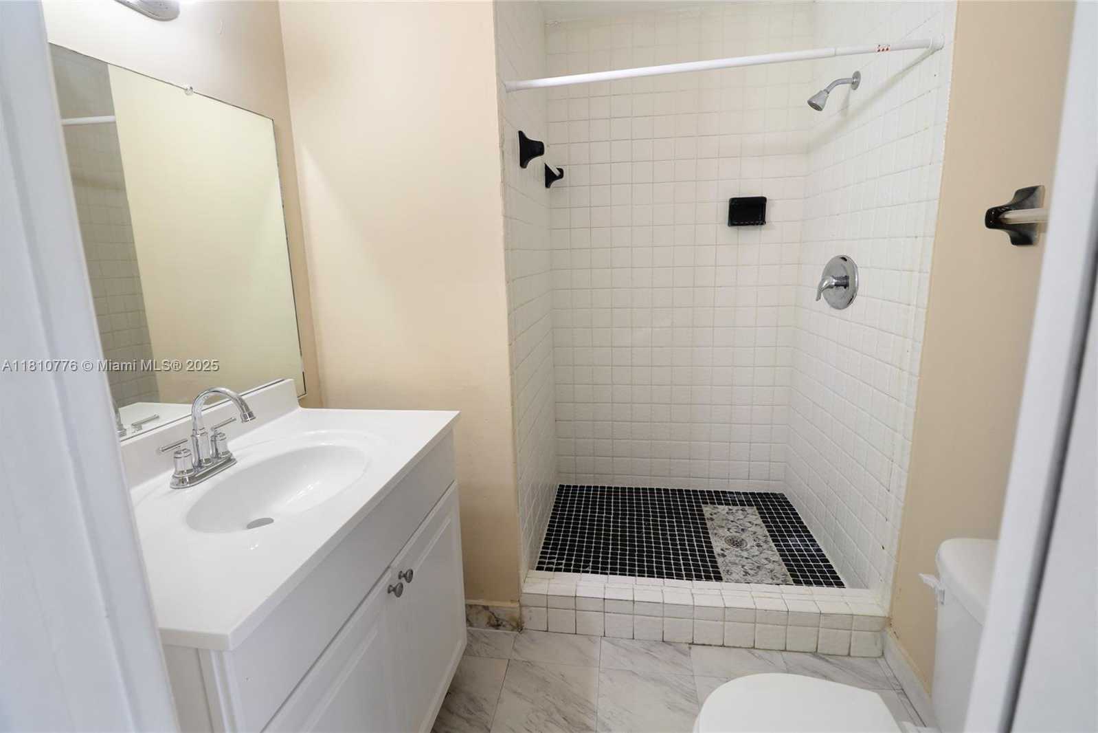 Small Image of 1354 SEAVIEW DR, North Lauderdale Number 16