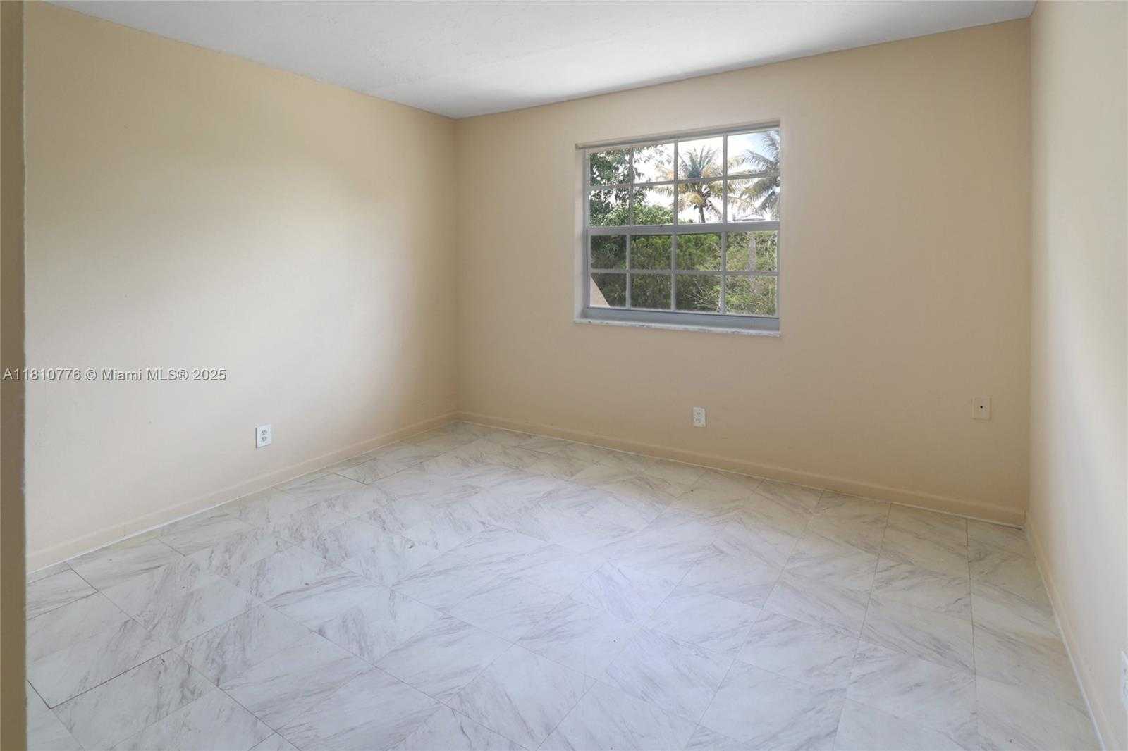 Small Image of 1354 SEAVIEW DR, North Lauderdale Number 20