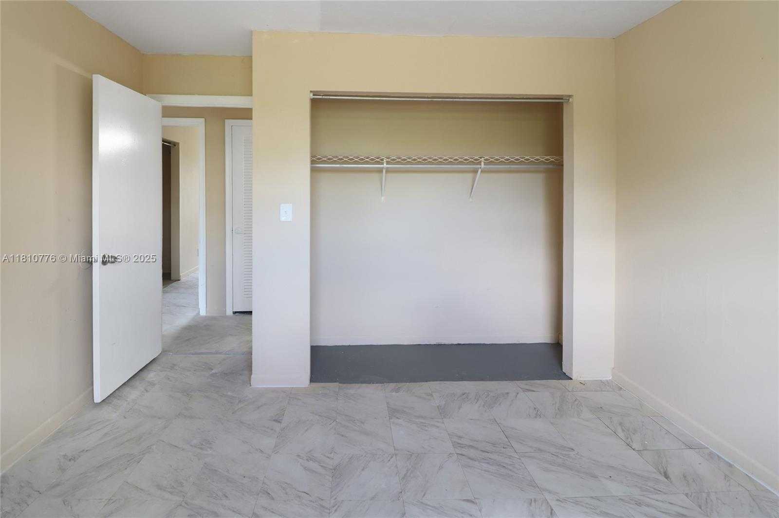 Small Image of 1354 SEAVIEW DR, North Lauderdale Number 21