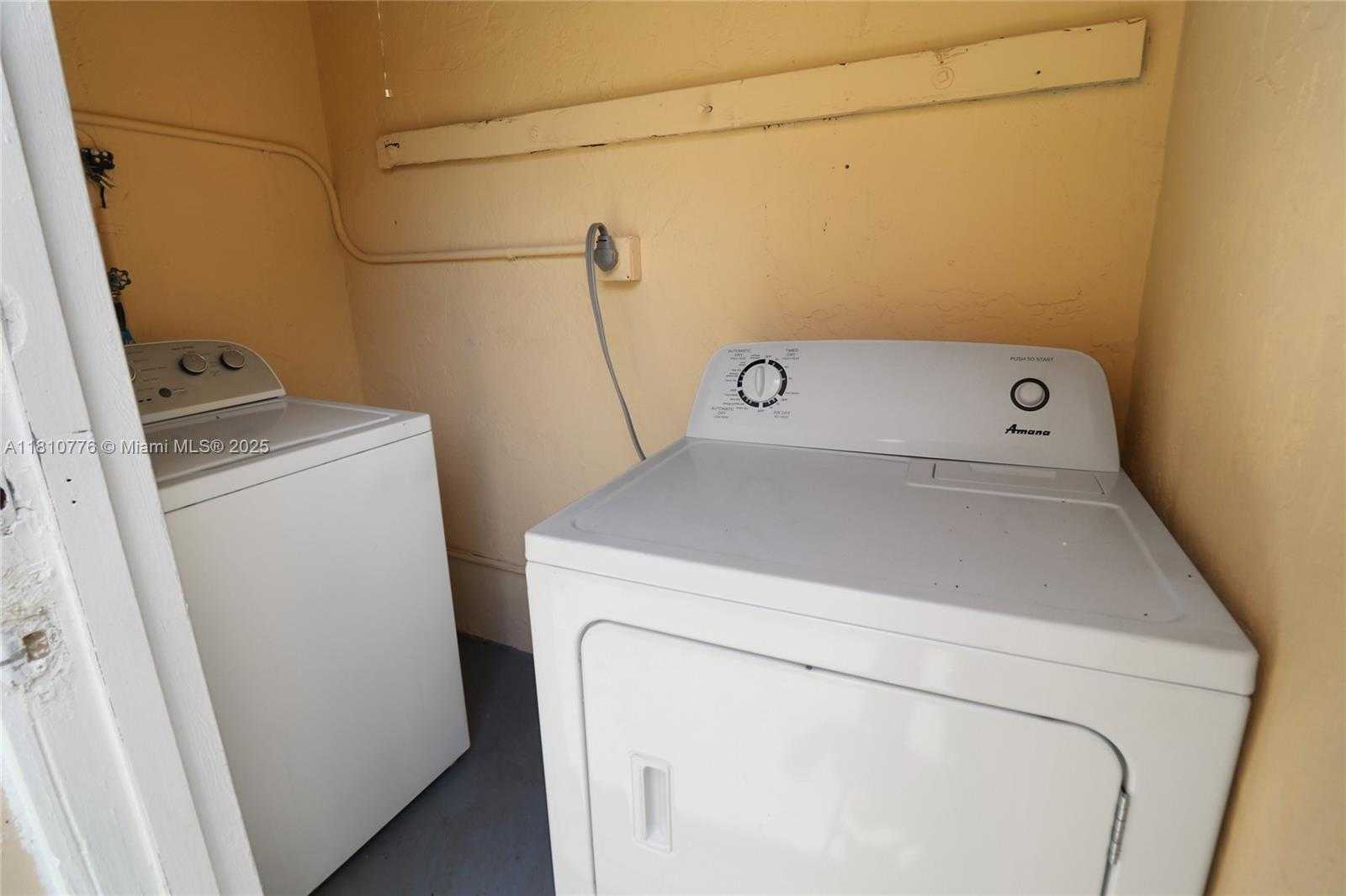 Small Image of 1354 SEAVIEW DR, North Lauderdale Number 24