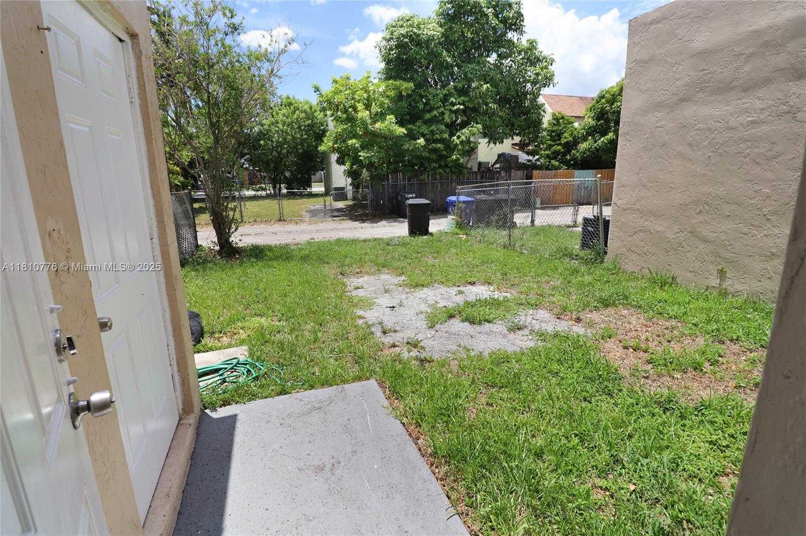 Small Image of 1354 SEAVIEW DR, North Lauderdale Number 25