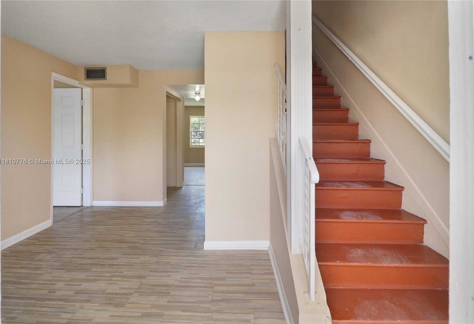 Small Image of 1354 SEAVIEW DR, North Lauderdale Number 3