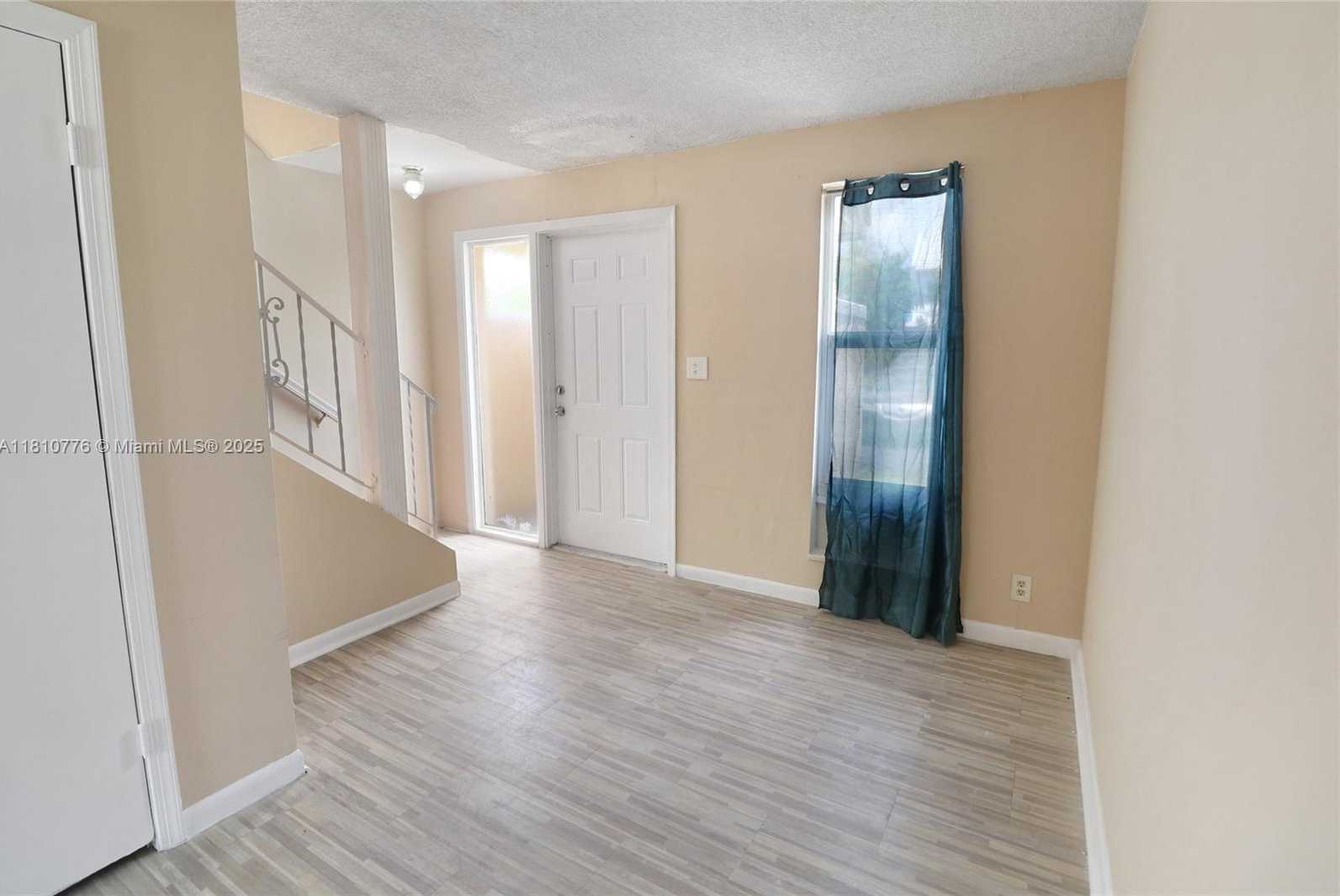 Small Image of 1354 SEAVIEW DR, North Lauderdale Number 5