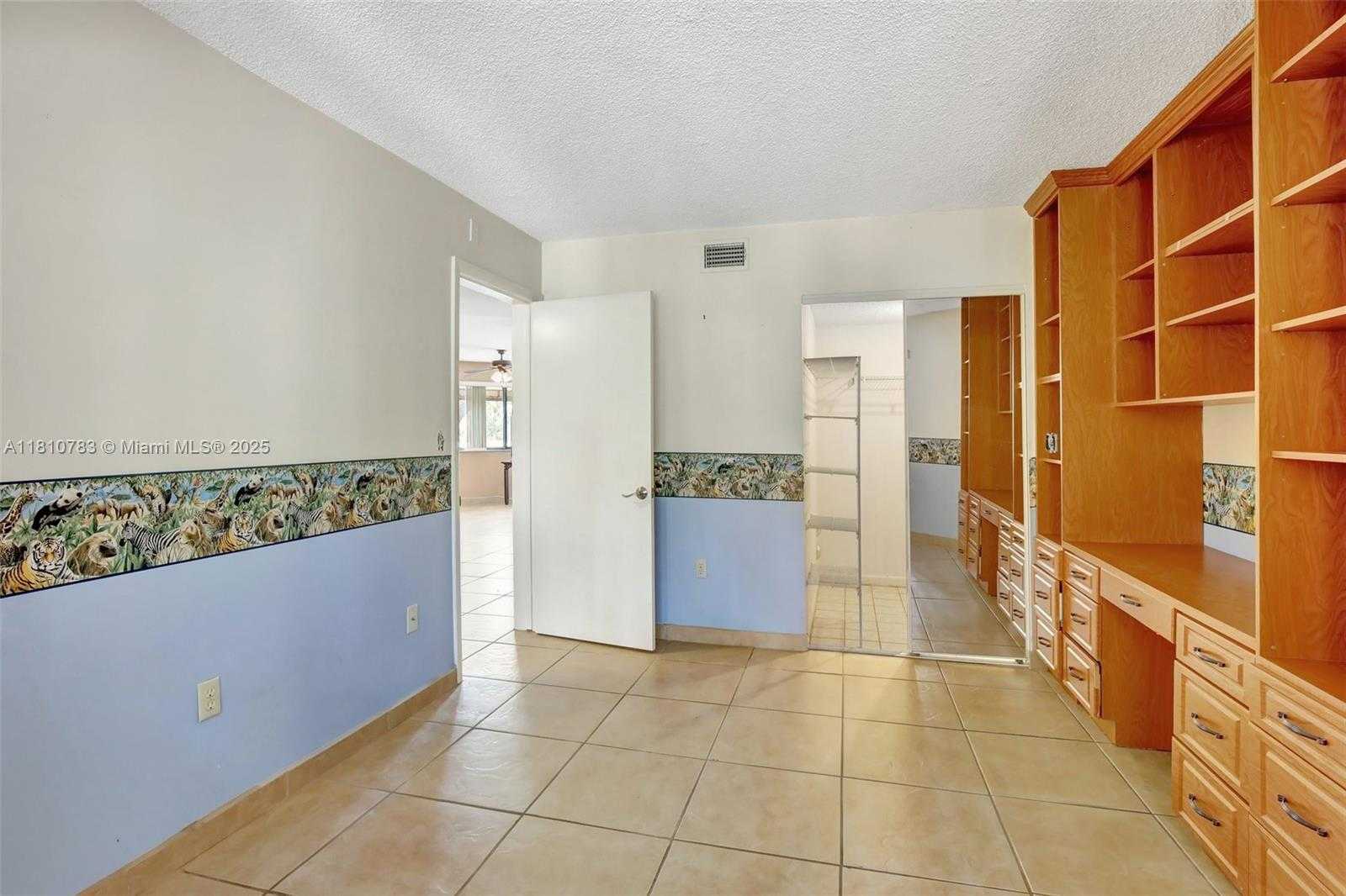 Small Image of 15535 NORTH MIAMI LAKEWAY N #106, Miami Lakes Number 11