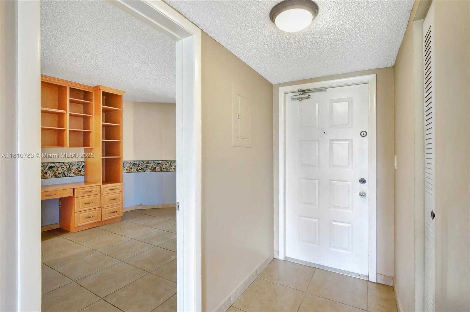 Small Image of 15535 NORTH MIAMI LAKEWAY N #106, Miami Lakes Number 13