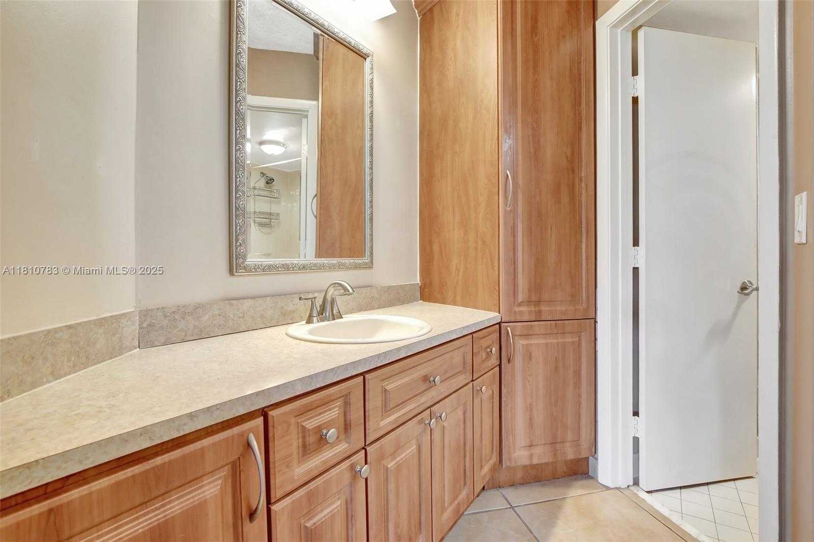 Small Image of 15535 NORTH MIAMI LAKEWAY N #106, Miami Lakes Number 16