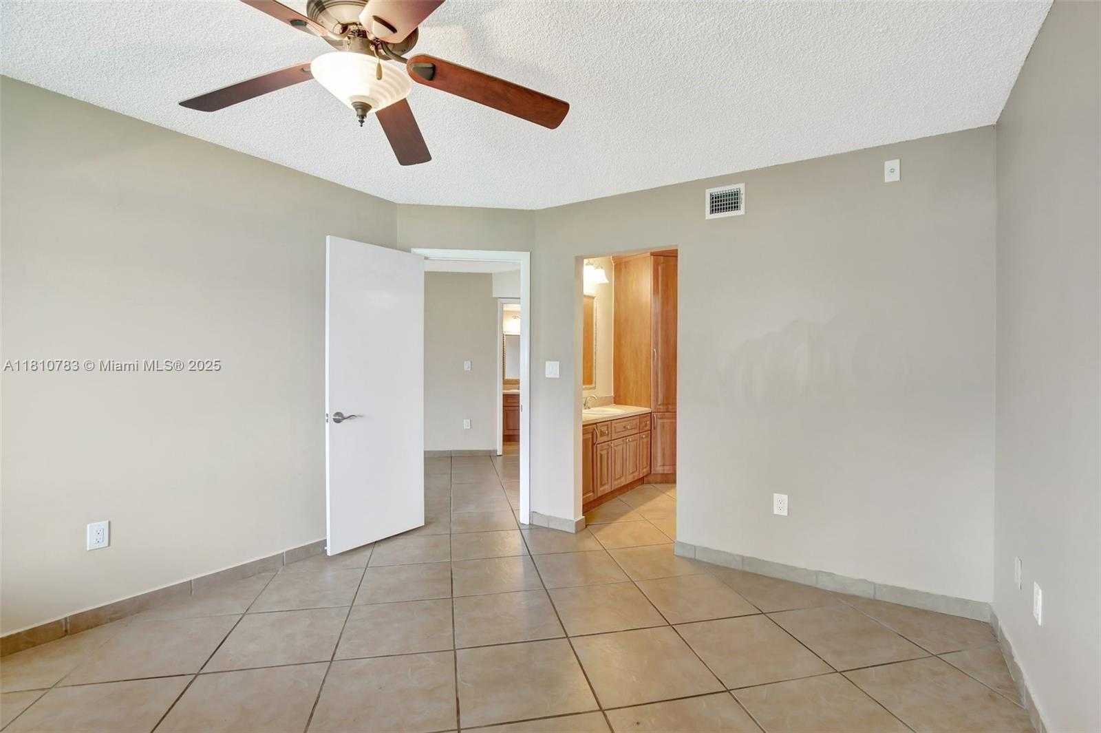 Small Image of 15535 NORTH MIAMI LAKEWAY N #106, Miami Lakes Number 24