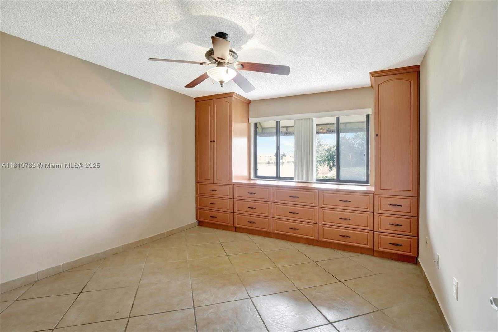 Small Image of 15535 NORTH MIAMI LAKEWAY N #106, Miami Lakes Number 25