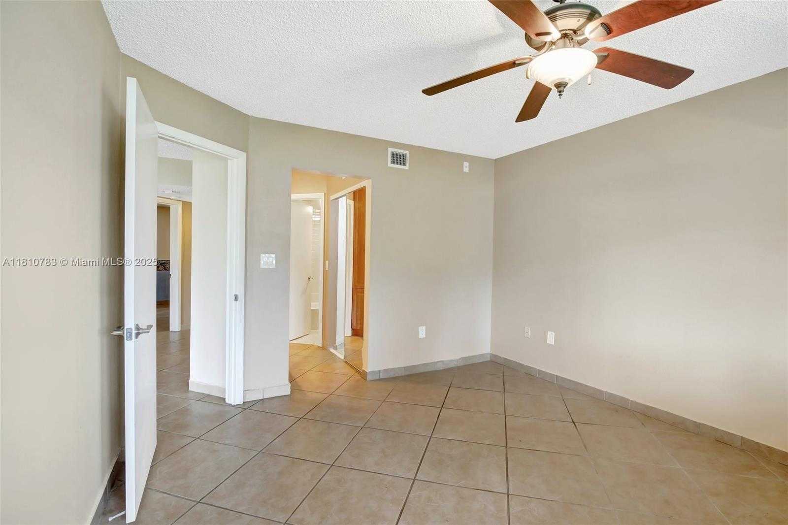 Small Image of 15535 NORTH MIAMI LAKEWAY N #106, Miami Lakes Number 26