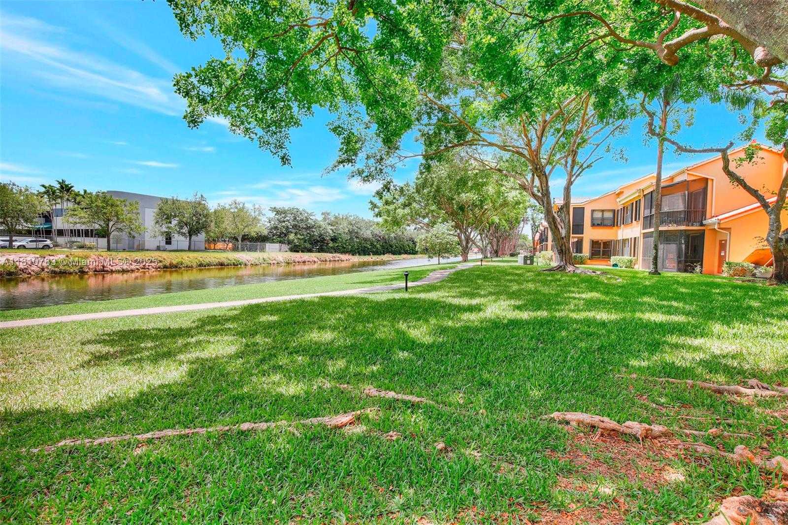 Small Image of 15535 NORTH MIAMI LAKEWAY N #106, Miami Lakes Number 41