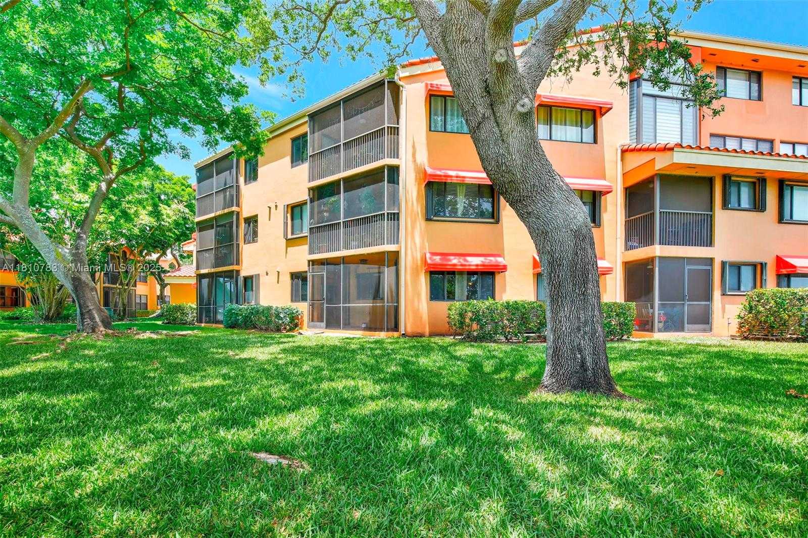 Small Image of 15535 NORTH MIAMI LAKEWAY N #106, Miami Lakes Number 42