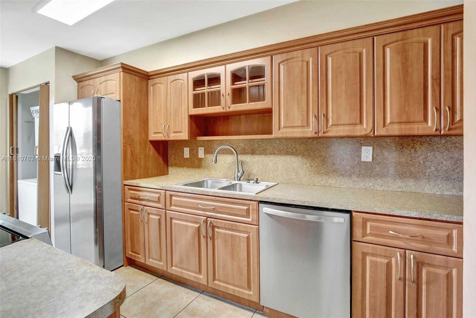 Small Image of 15535 NORTH MIAMI LAKEWAY N #106, Miami Lakes Number 5