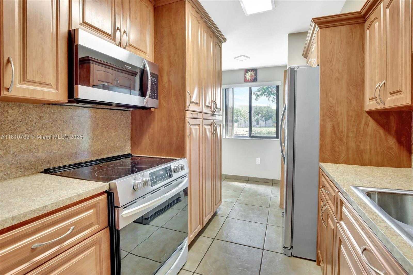 Small Image of 15535 NORTH MIAMI LAKEWAY N #106, Miami Lakes Number 7