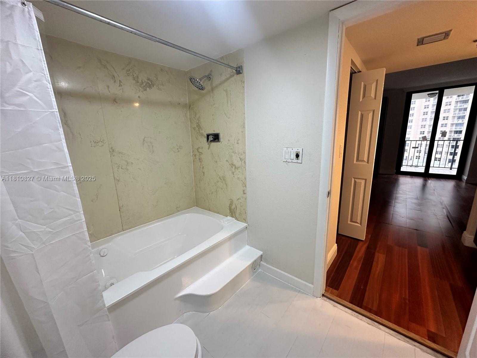 Small Image of 520 BRICKELL KEY DR #A811, Miami Number 29