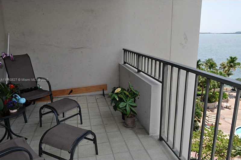Small Image of 520 BRICKELL KEY DR #A811, Miami Number 33