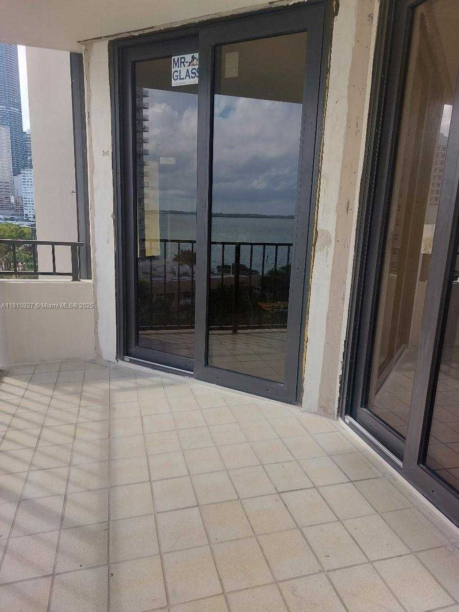Small Image of 520 BRICKELL KEY DR #A811, Miami Number 34