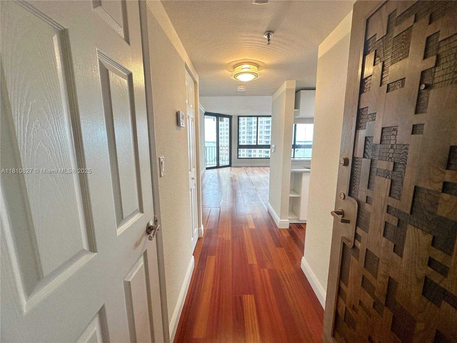 Small Image of 520 BRICKELL KEY DR #A811, Miami Number 4