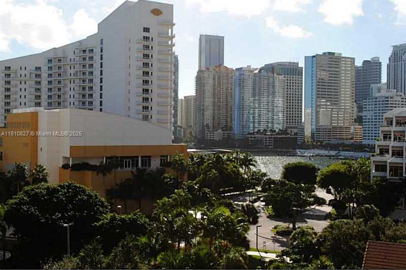 Small Image of 520 BRICKELL KEY DR #A811, Miami Number 40