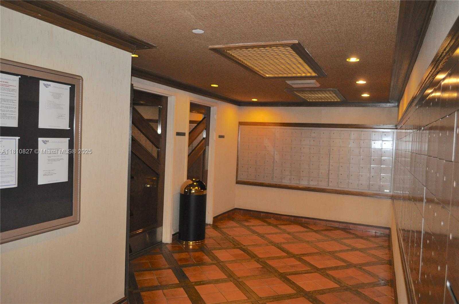 Small Image of 520 BRICKELL KEY DR #A811, Miami Number 42