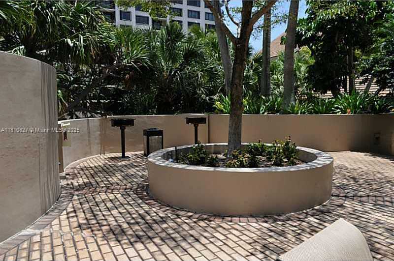 Small Image of 520 BRICKELL KEY DR #A811, Miami Number 46
