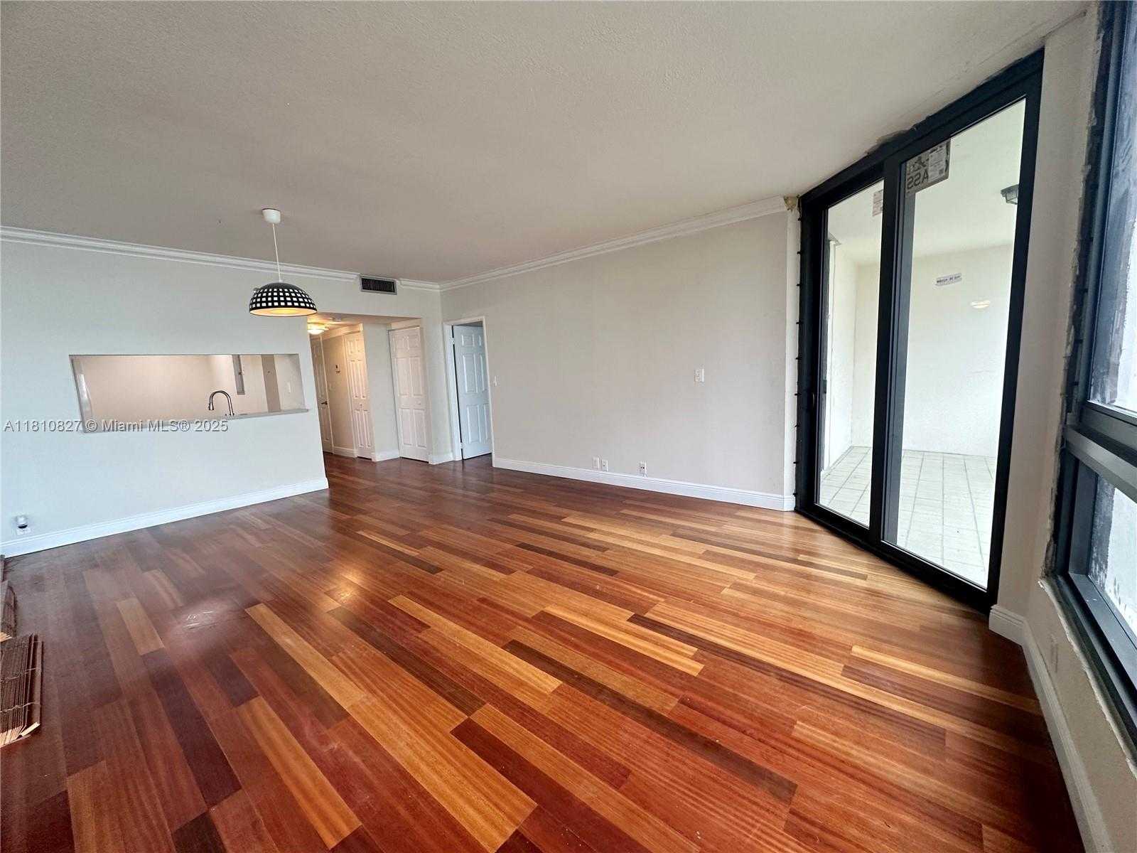 Small Image of 520 BRICKELL KEY DR #A811, Miami Number 6