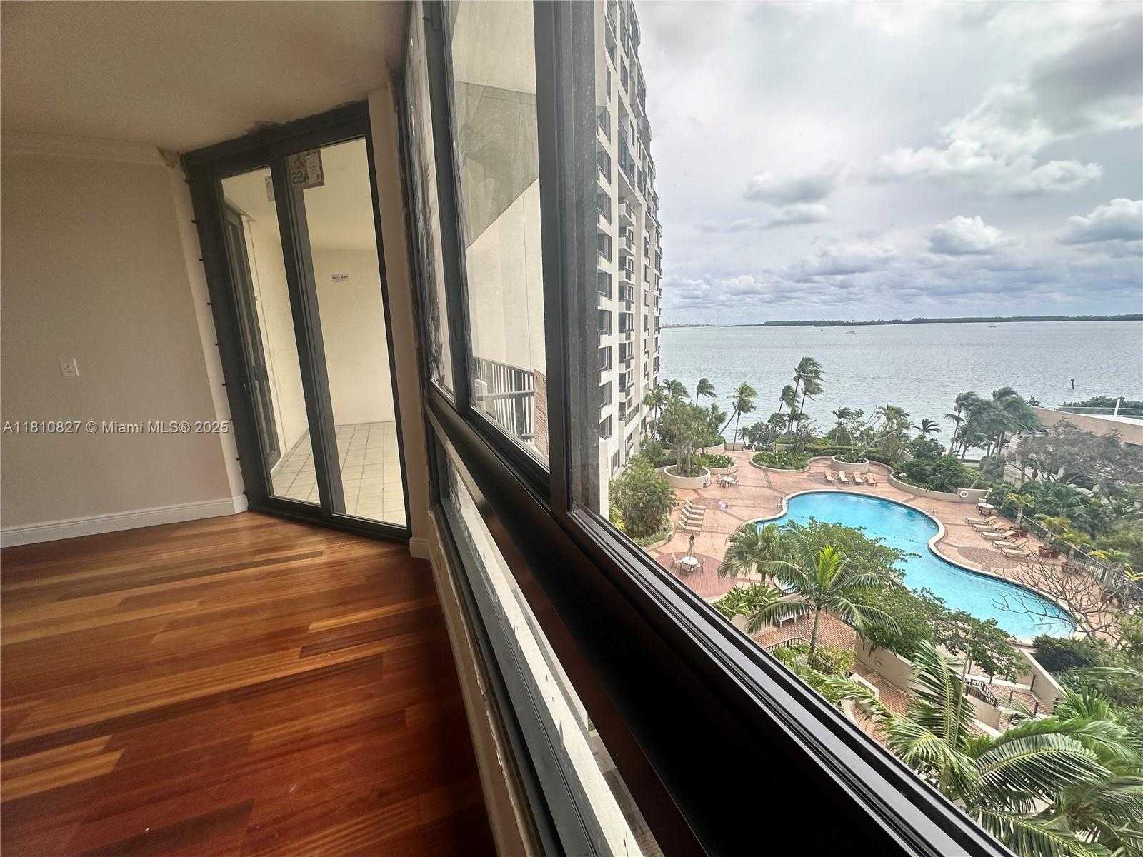 Small Image of 520 BRICKELL KEY DR #A811, Miami Number 8