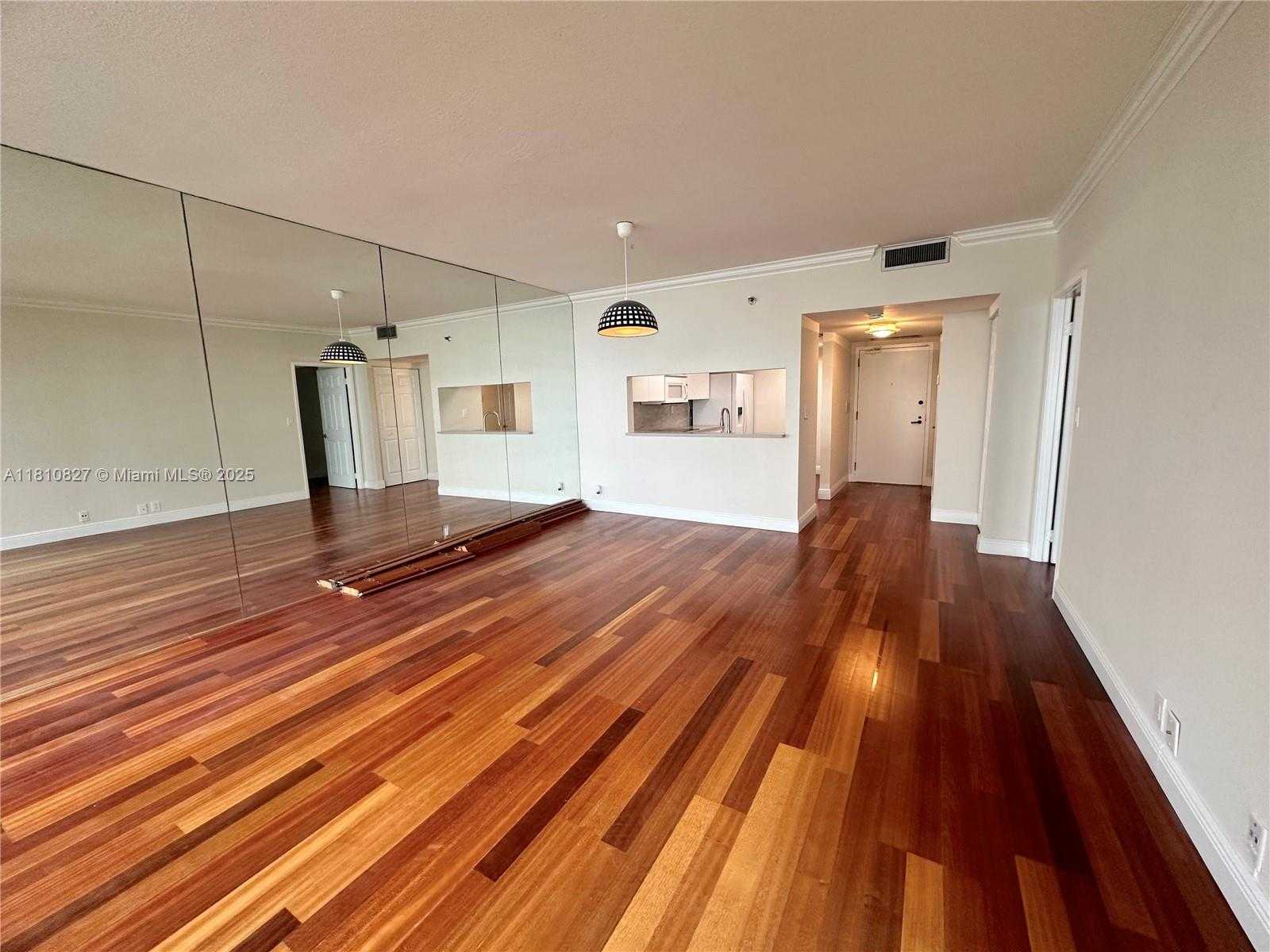 Small Image of 520 BRICKELL KEY DR #A811, Miami Number 9