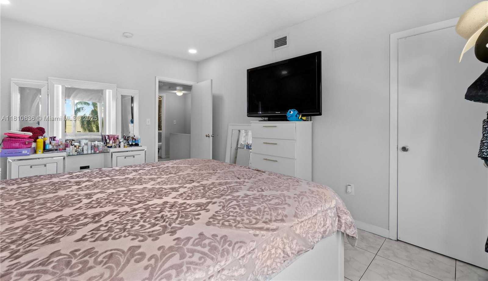 Small Image of 422 NORTH WEST 84TH ST #422, Miami Number 12