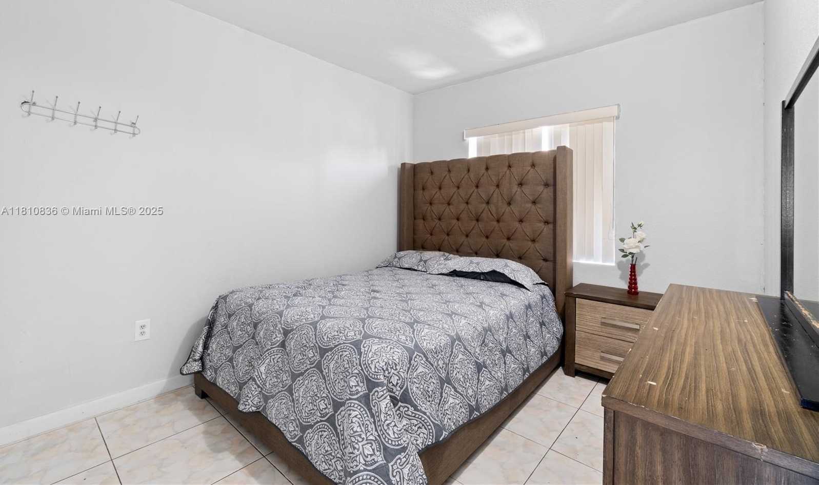 Small Image of 422 NORTH WEST 84TH ST #422, Miami Number 14