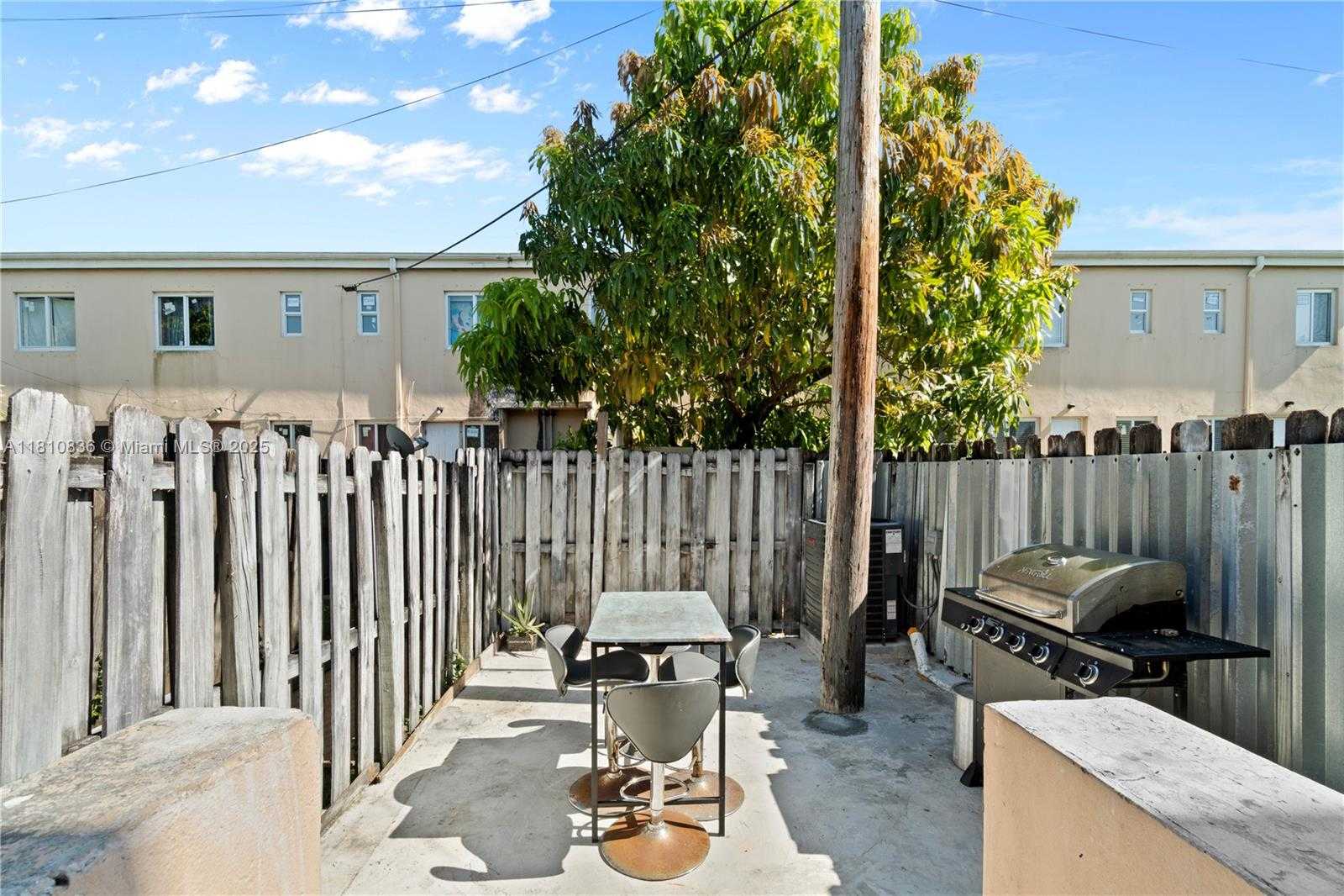 Small Image of 422 NORTH WEST 84TH ST #422, Miami Number 7