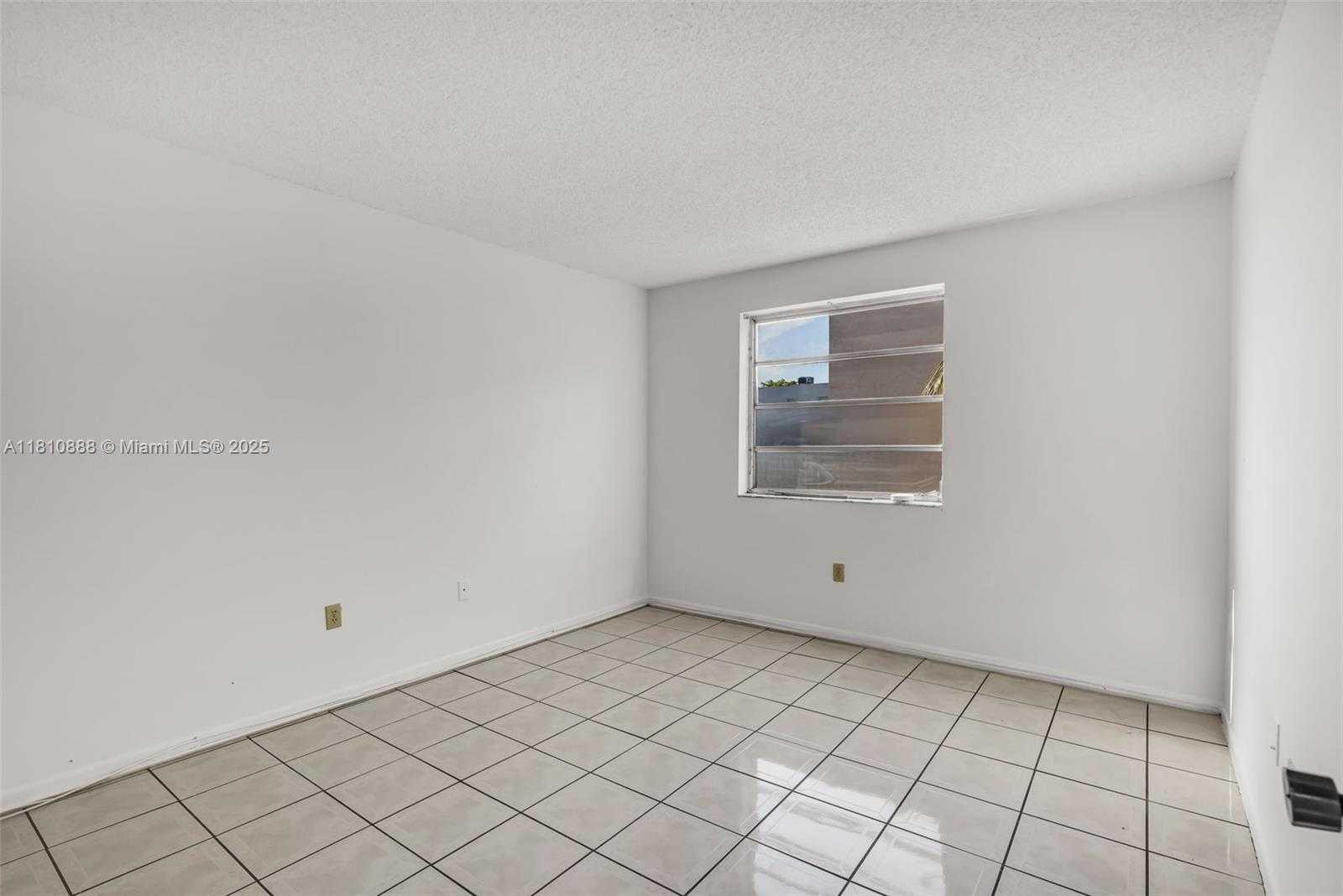 Small Image of 325 NORTH WEST 72ND AVE #301, Miami Number 12