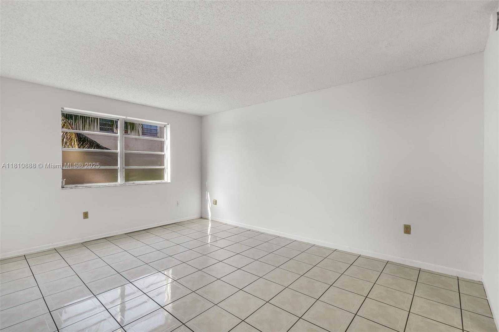 Small Image of 325 NORTH WEST 72ND AVE #301, Miami Number 15