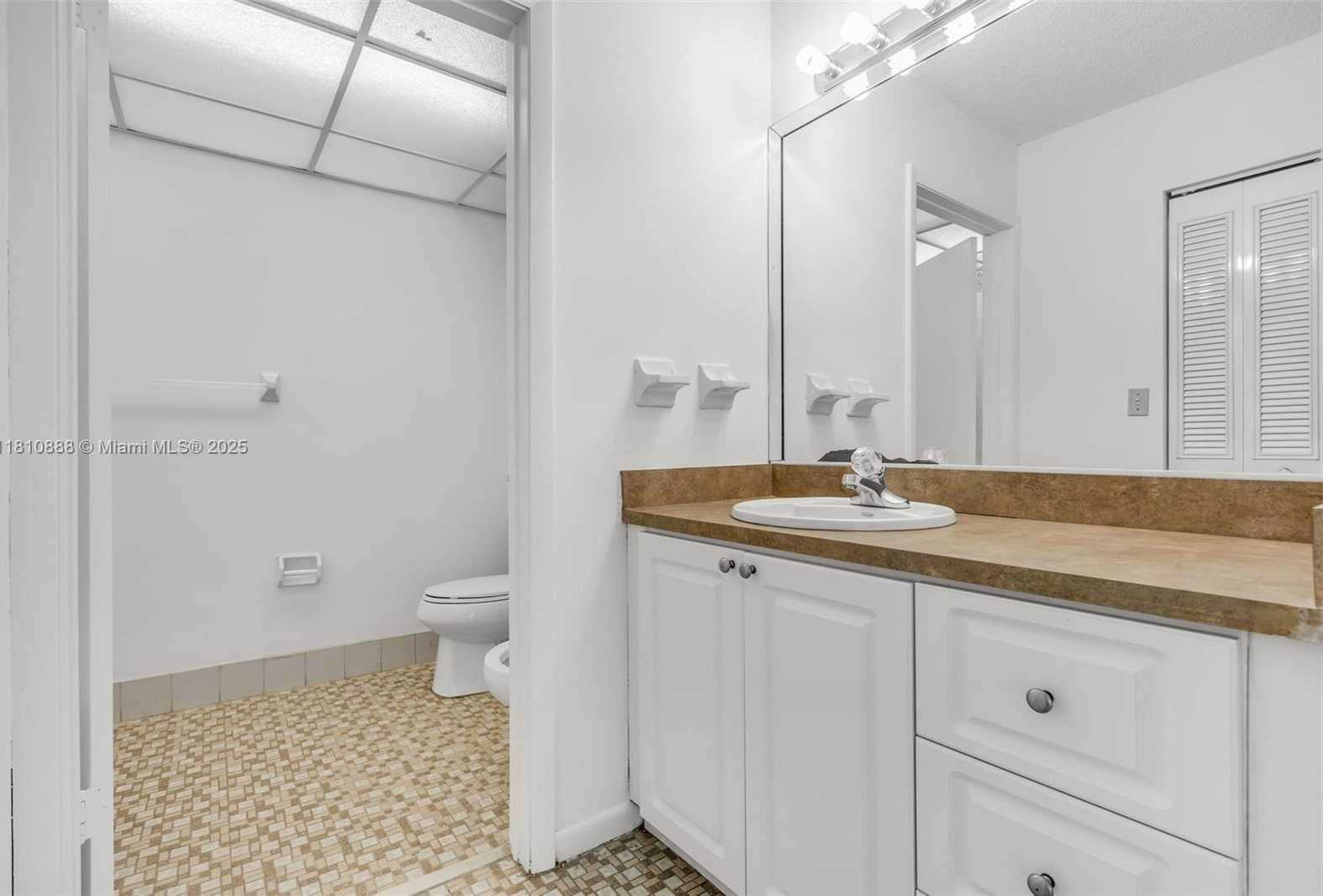 Small Image of 325 NORTH WEST 72ND AVE #301, Miami Number 17
