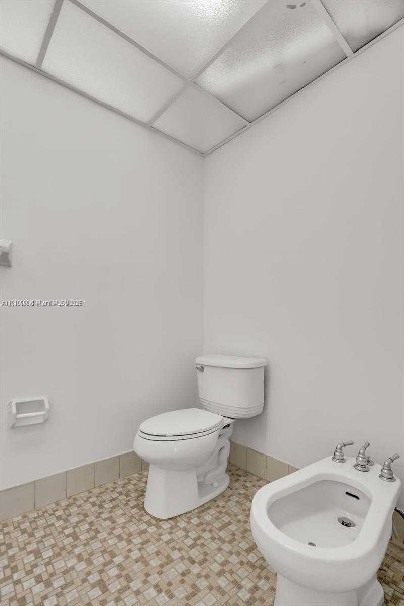 Small Image of 325 NORTH WEST 72ND AVE #301, Miami Number 18