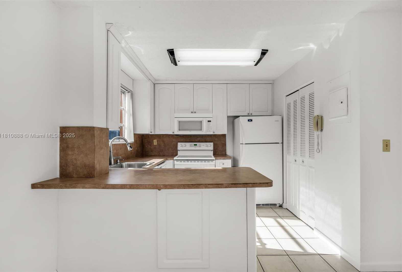 Small Image of 325 NORTH WEST 72ND AVE #301, Miami Number 7