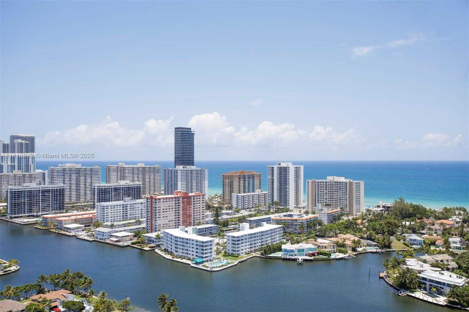 Small Image of 21200 POINT PL #TS2804, Aventura Number 14