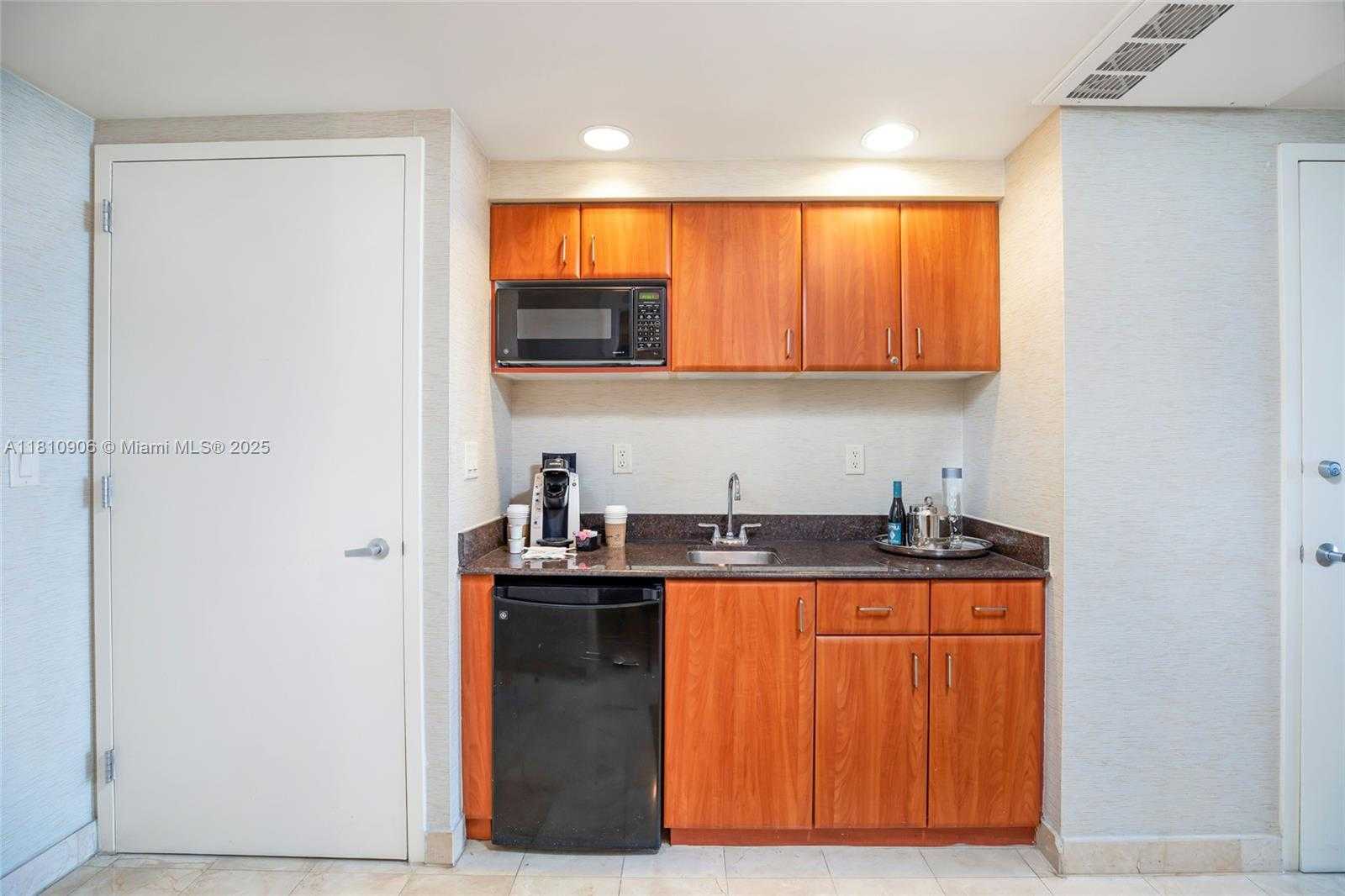 Small Image of 18001 COLLINS AVE #507, Sunny Isles Beach Number 7