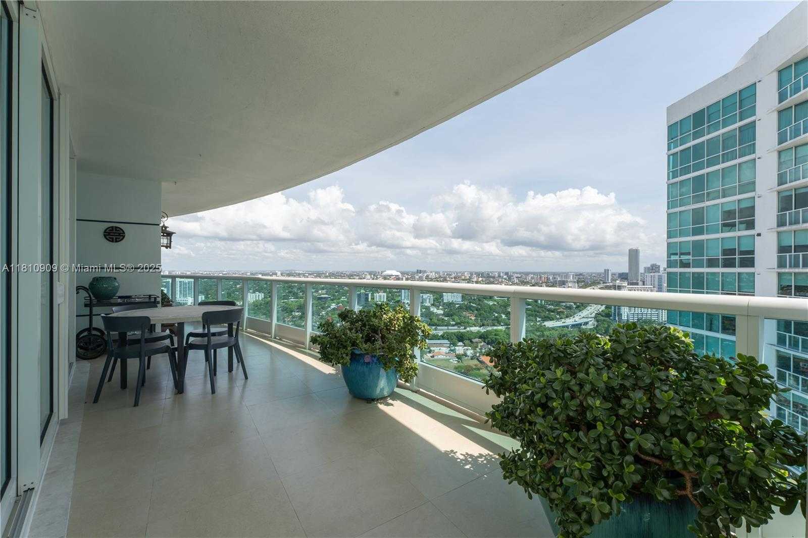 Small Image of 2127 BRICKELL AVE #3304, Miami Number 10
