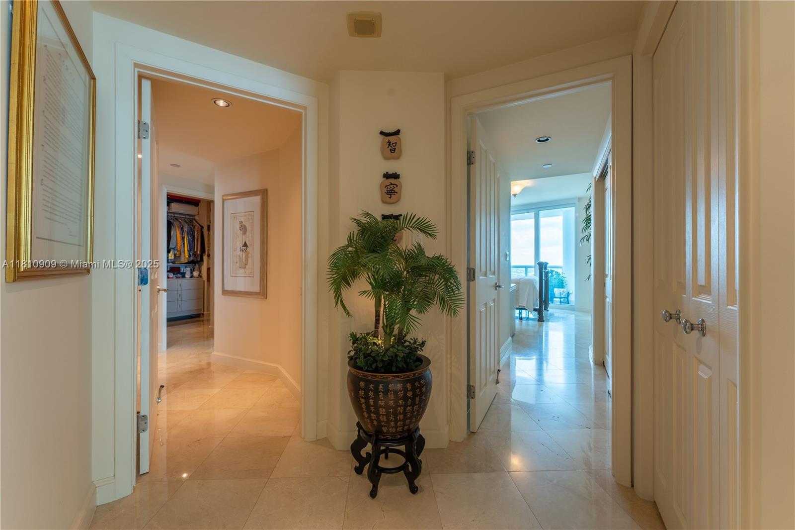 Small Image of 2127 BRICKELL AVE #3304, Miami Number 17