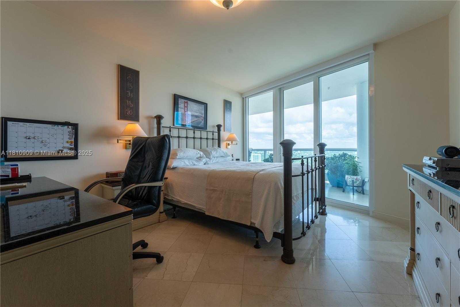 Small Image of 2127 BRICKELL AVE #3304, Miami Number 18